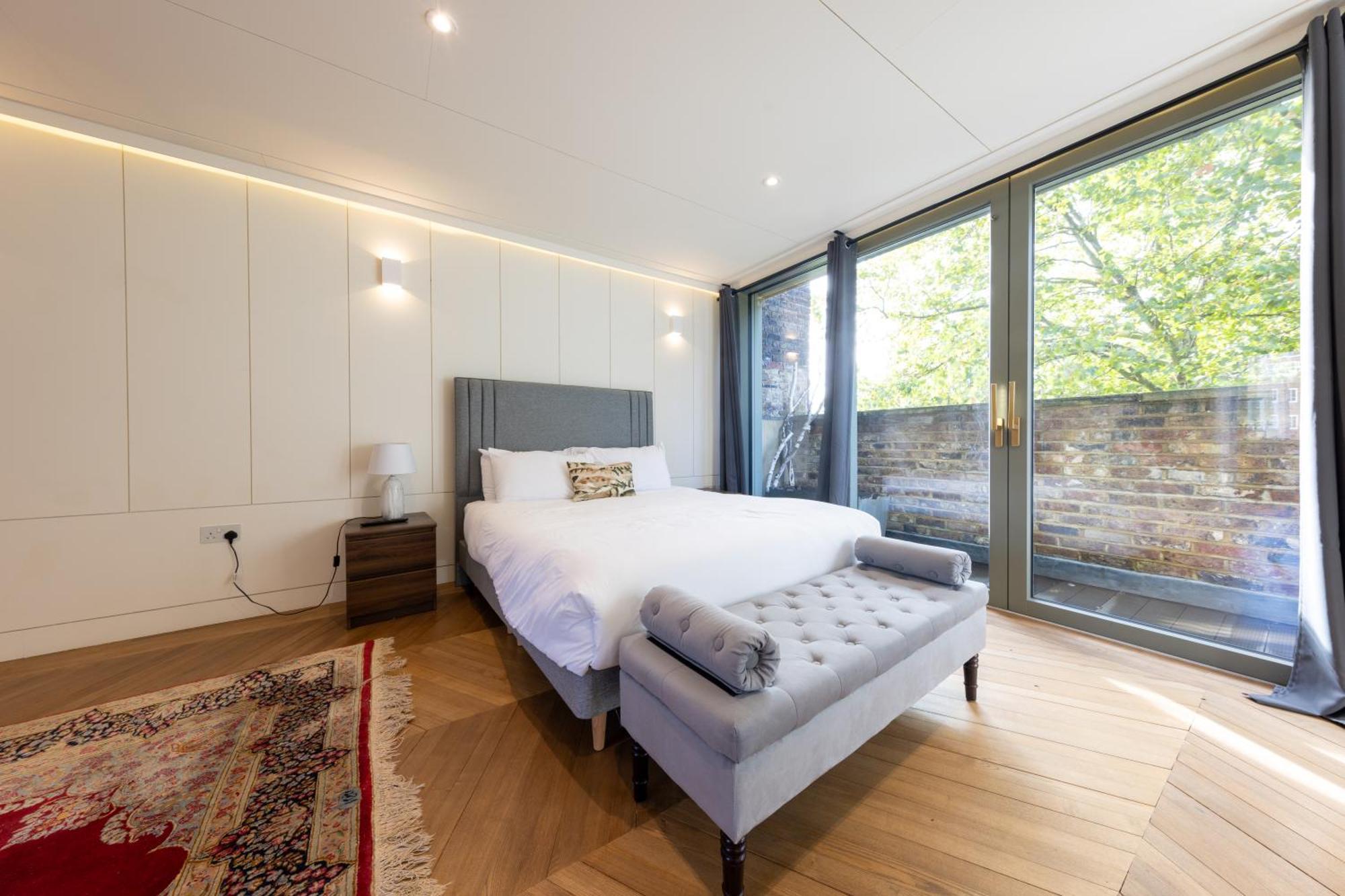 Elegant 5bdrm Townhouse In Camden London