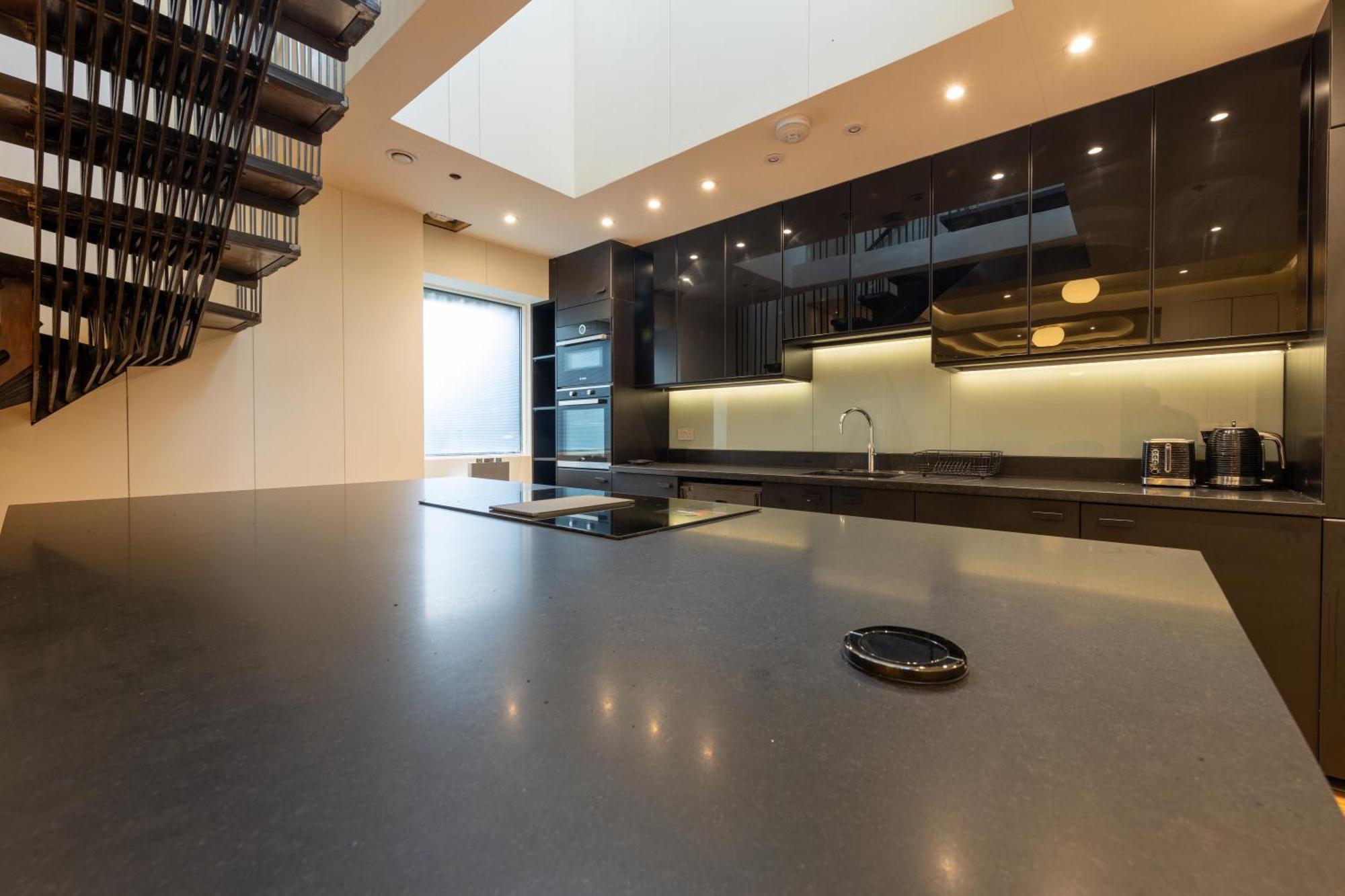 Elegant 5bdrm Townhouse In Camden *