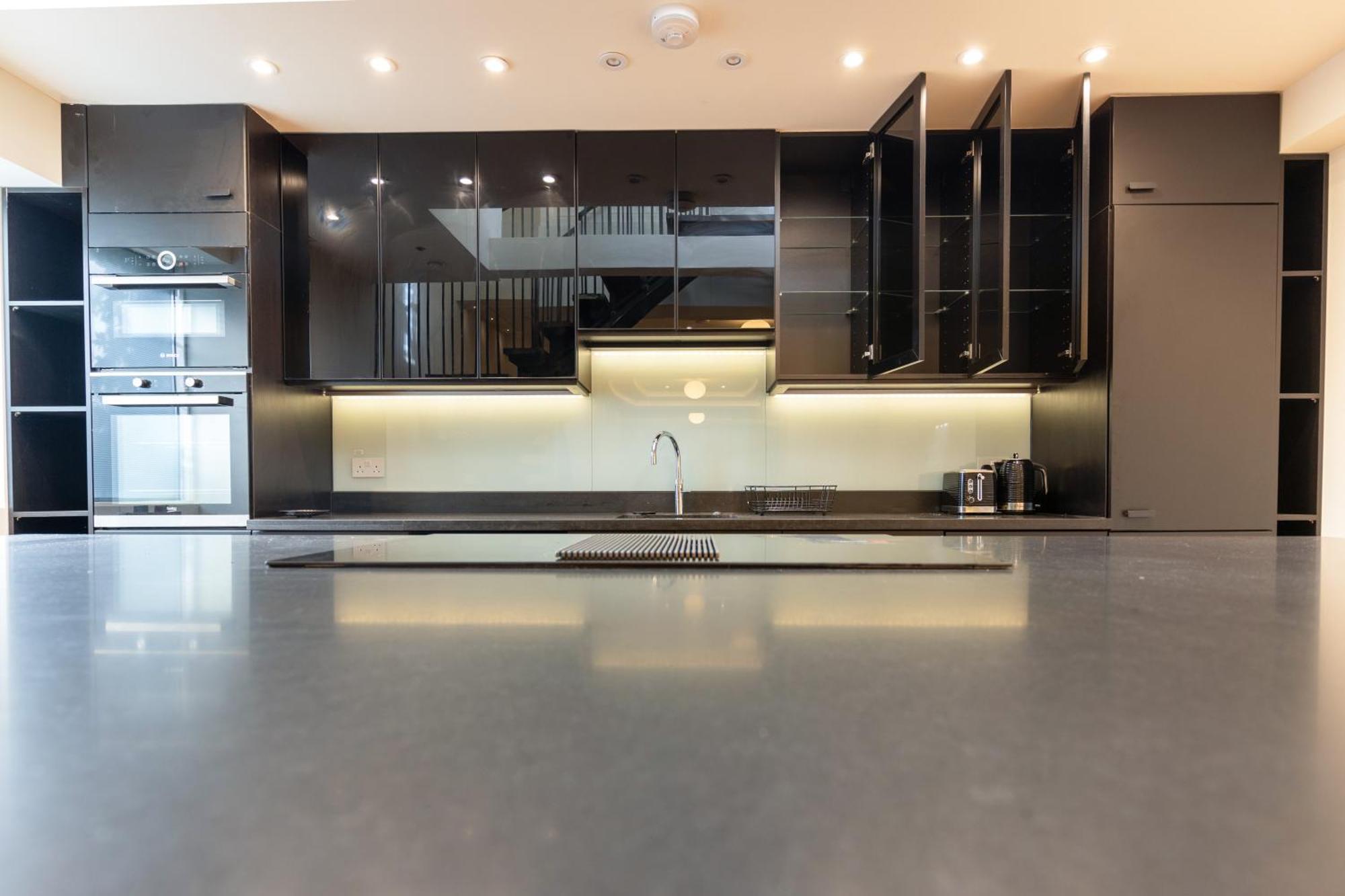 Elegant 5bdrm Townhouse In Camden London